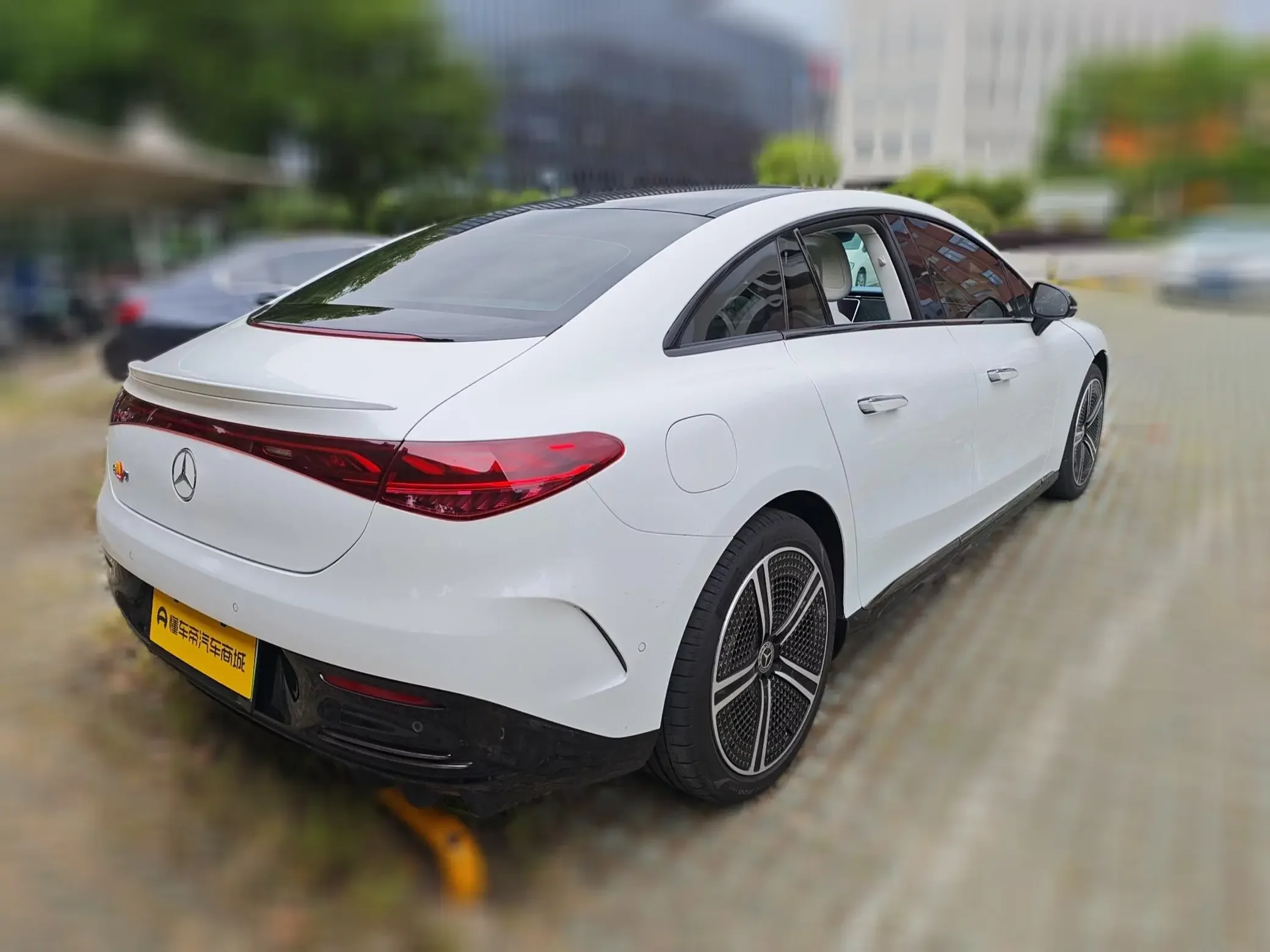 Mercedes-Benz EQE