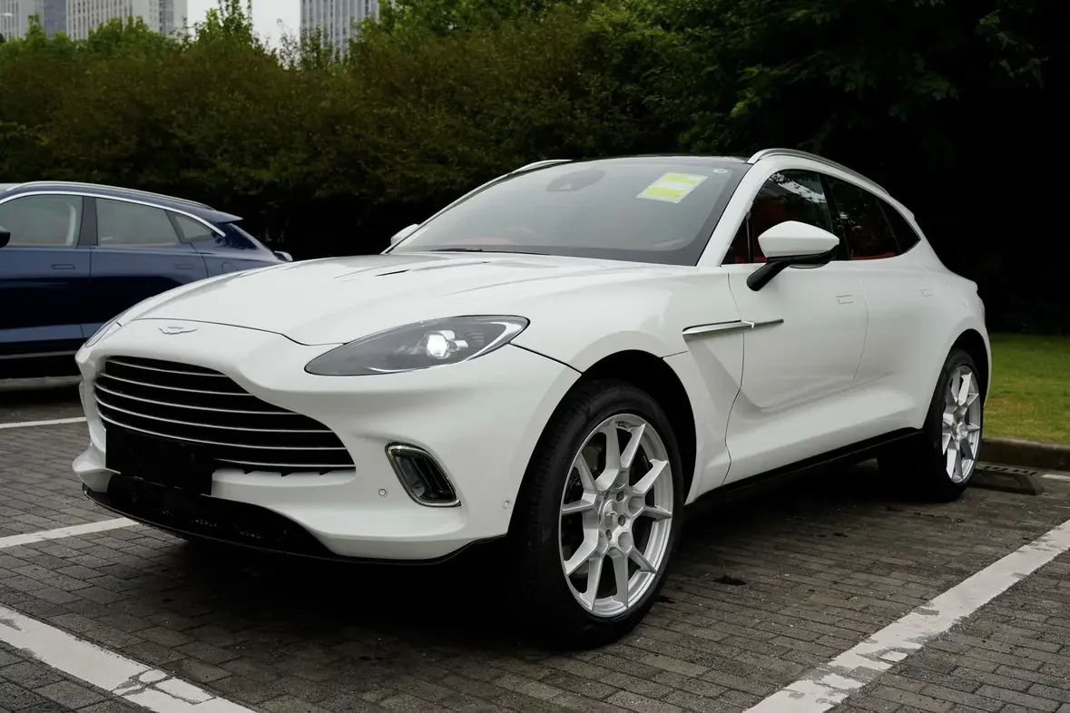Aston Martin DBX
