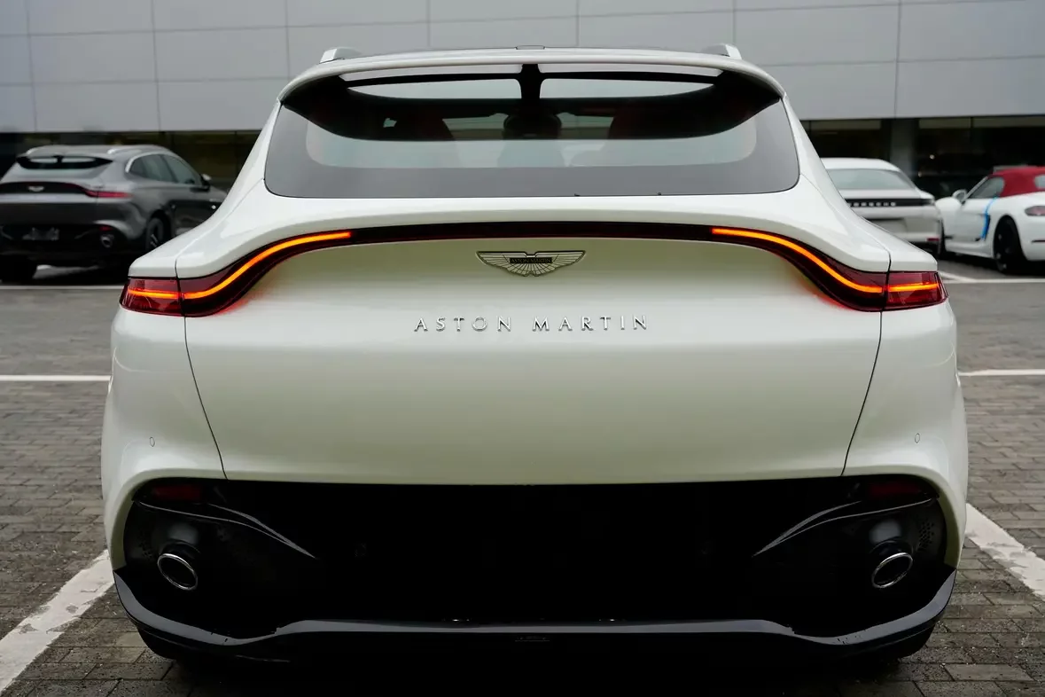 Aston Martin DBX
