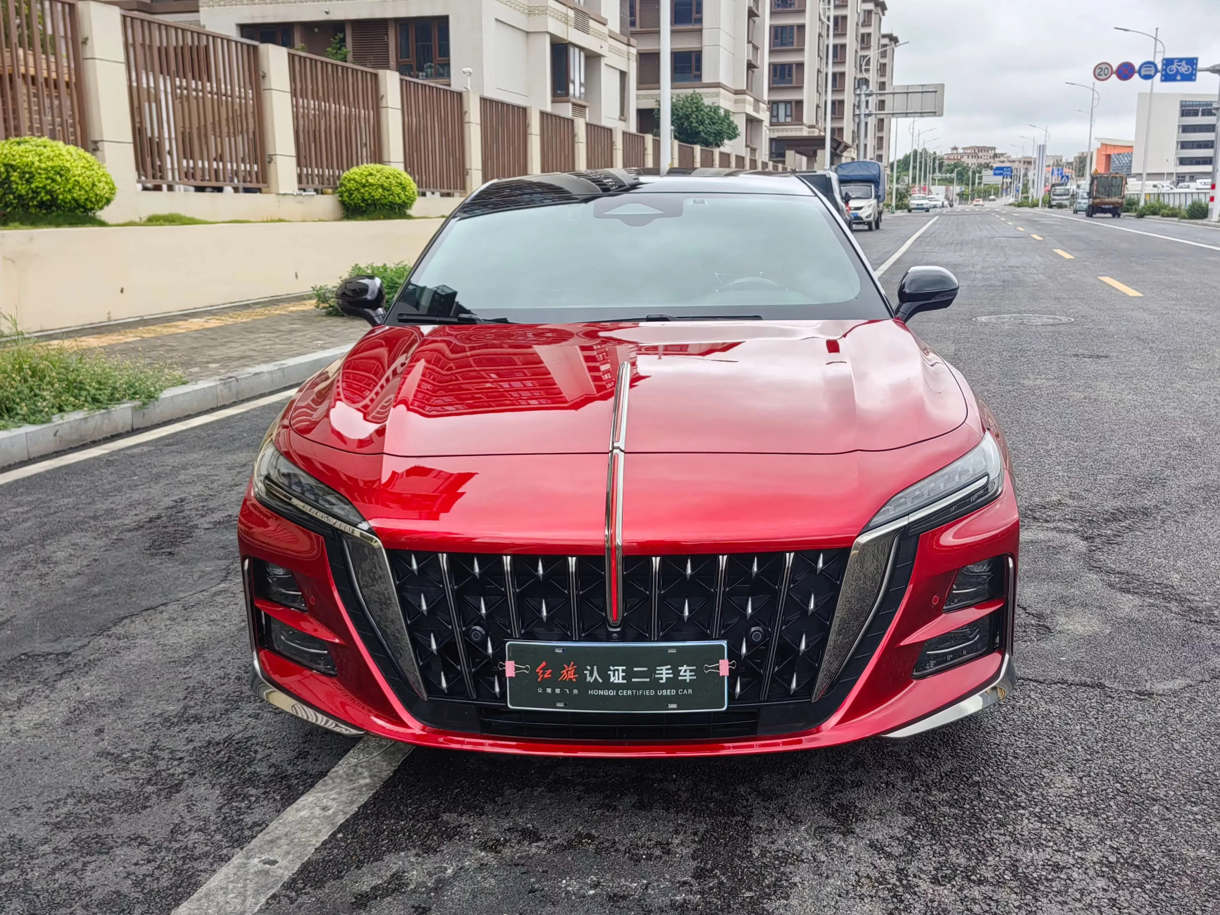 Hongqi H6