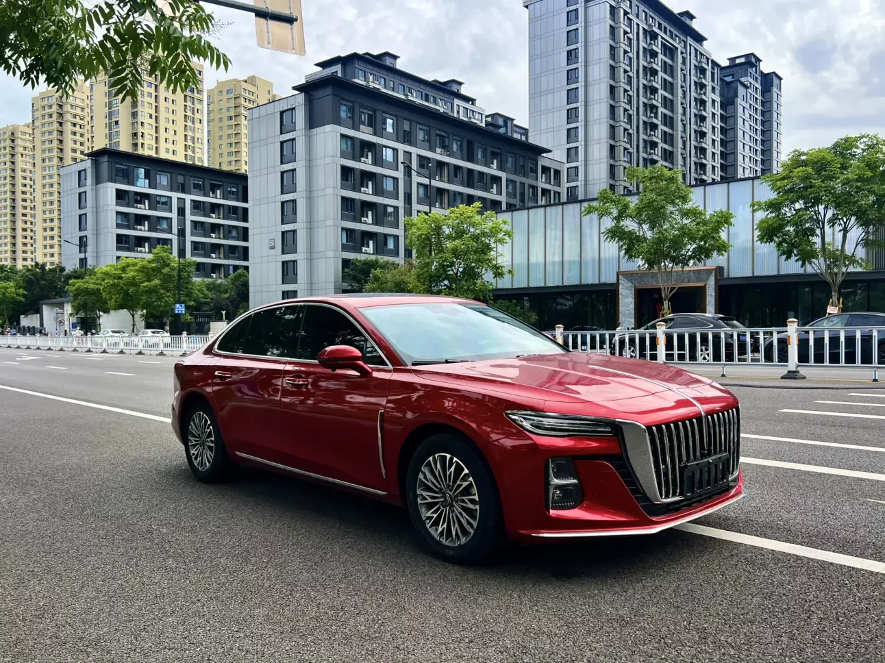 Hongqi H5