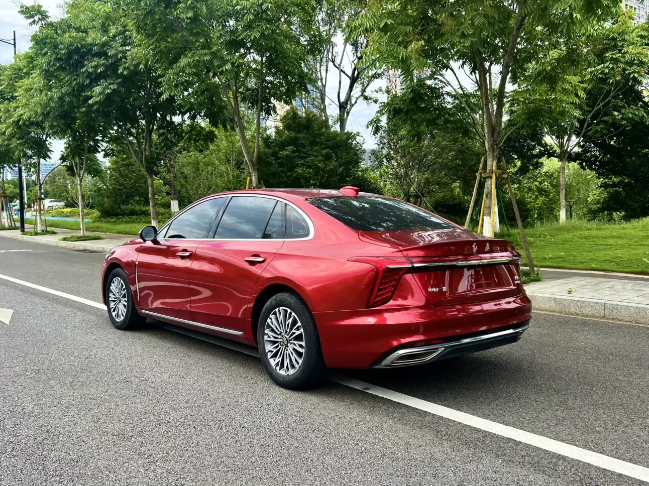 Hongqi H5