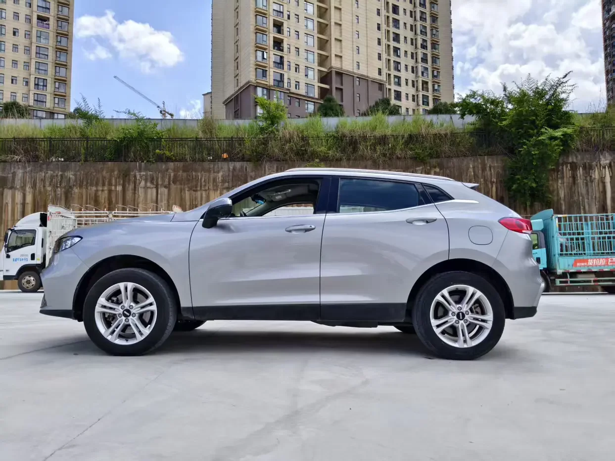 Wey Wei brand VV5