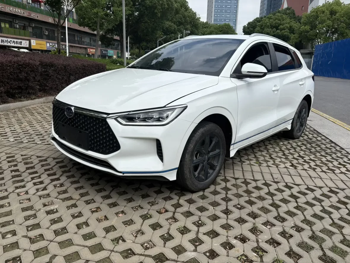 BYD e2