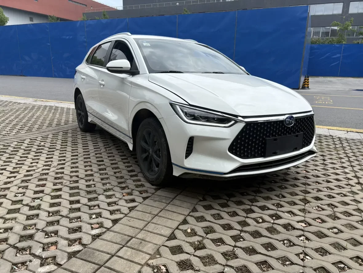 BYD e2
