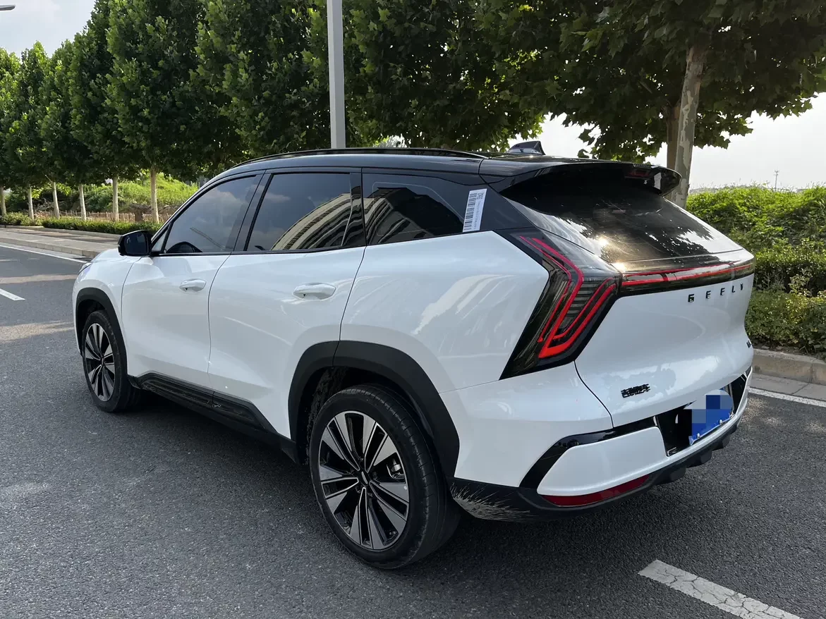 Geely Atlas L