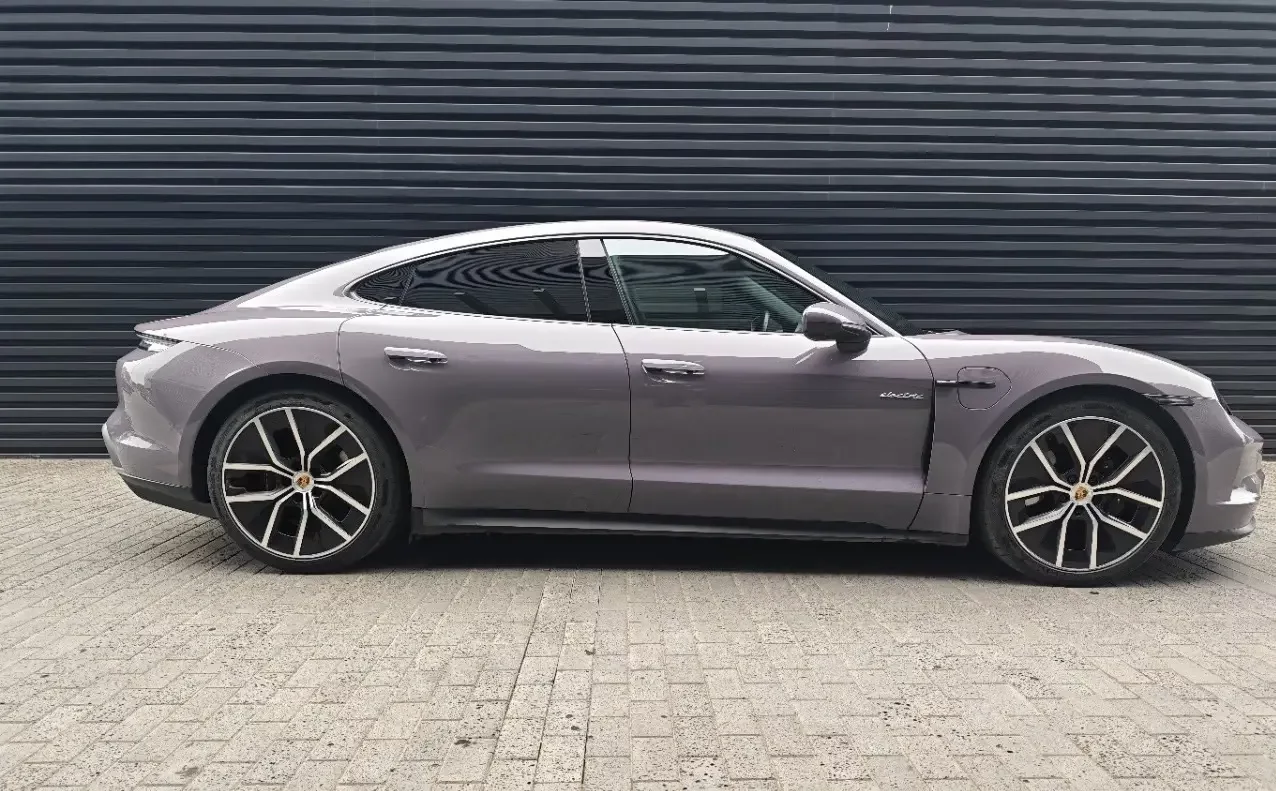 Porsche Taycan