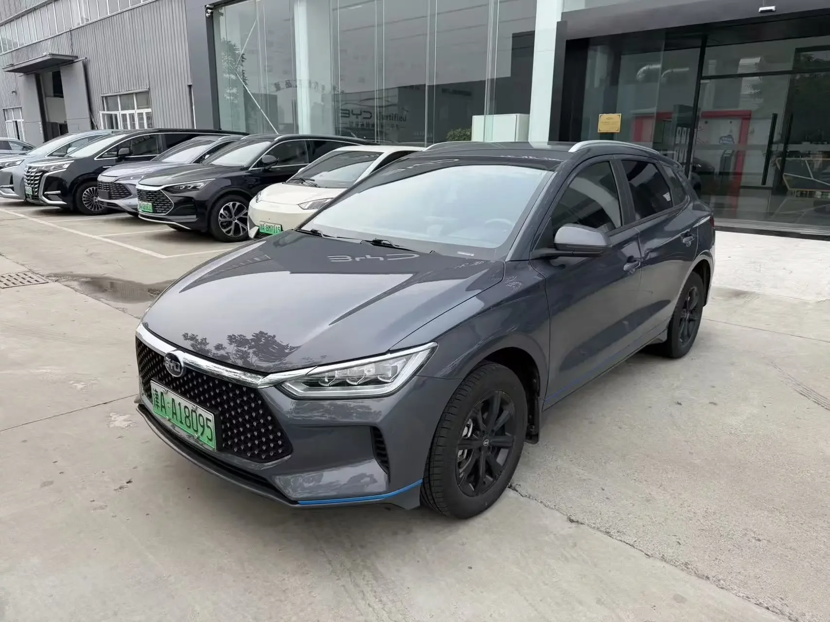 BYD e2