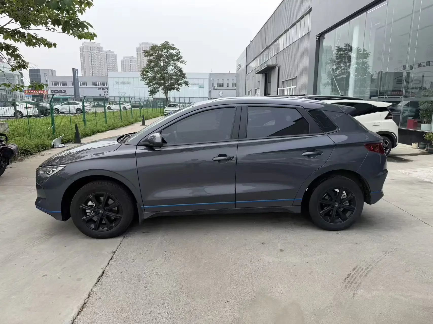 BYD e2