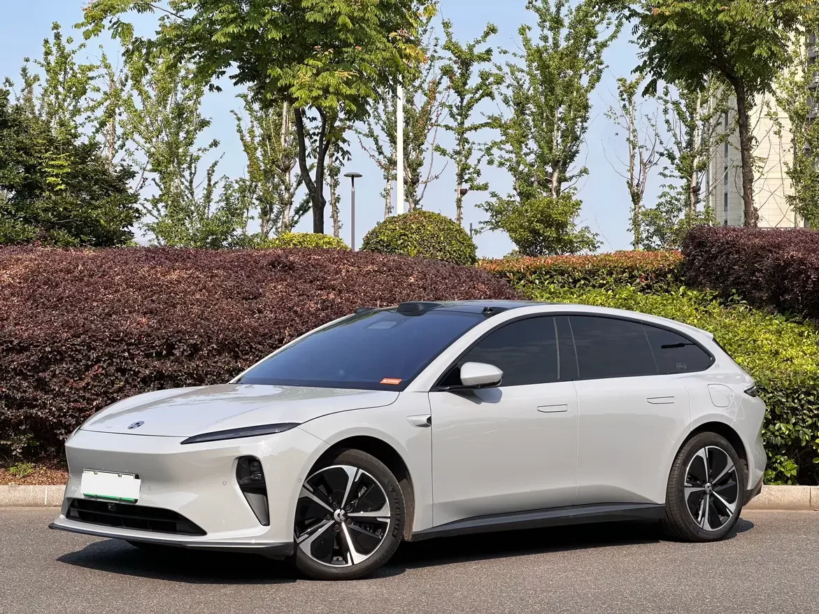 NIO ET5T