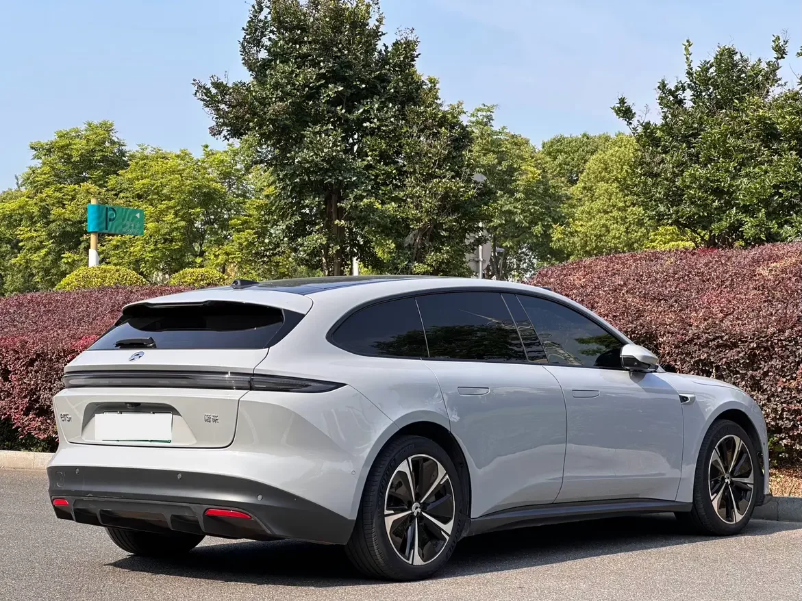 NIO ET5T