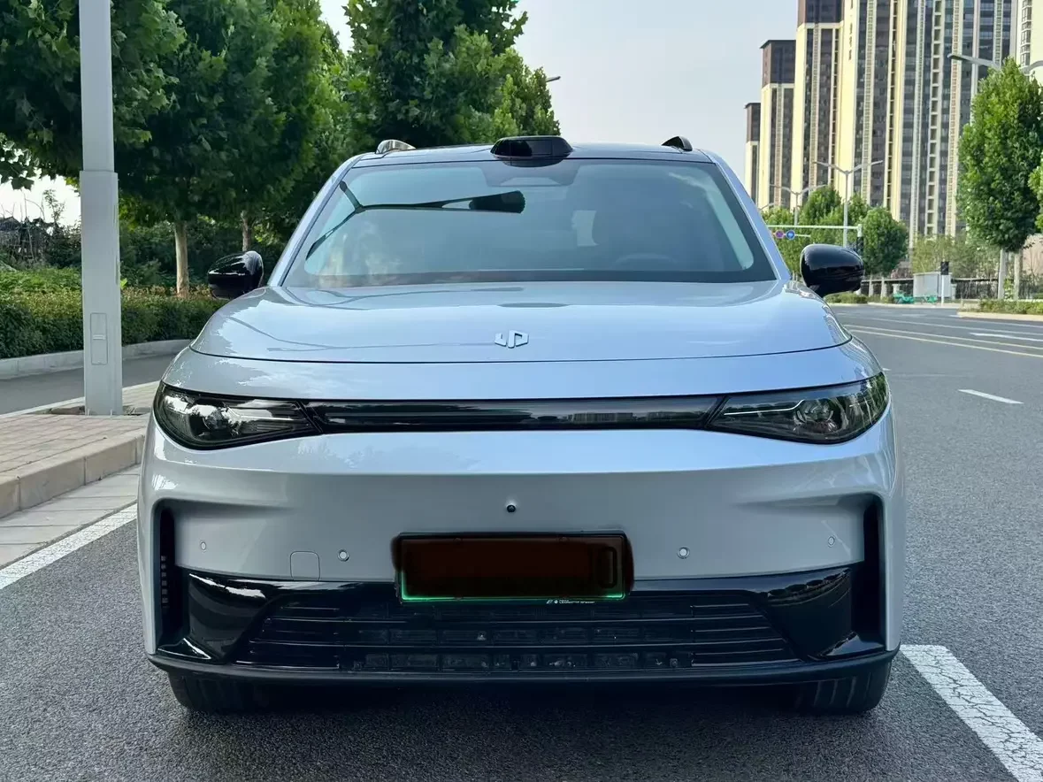 Leapmotor C16