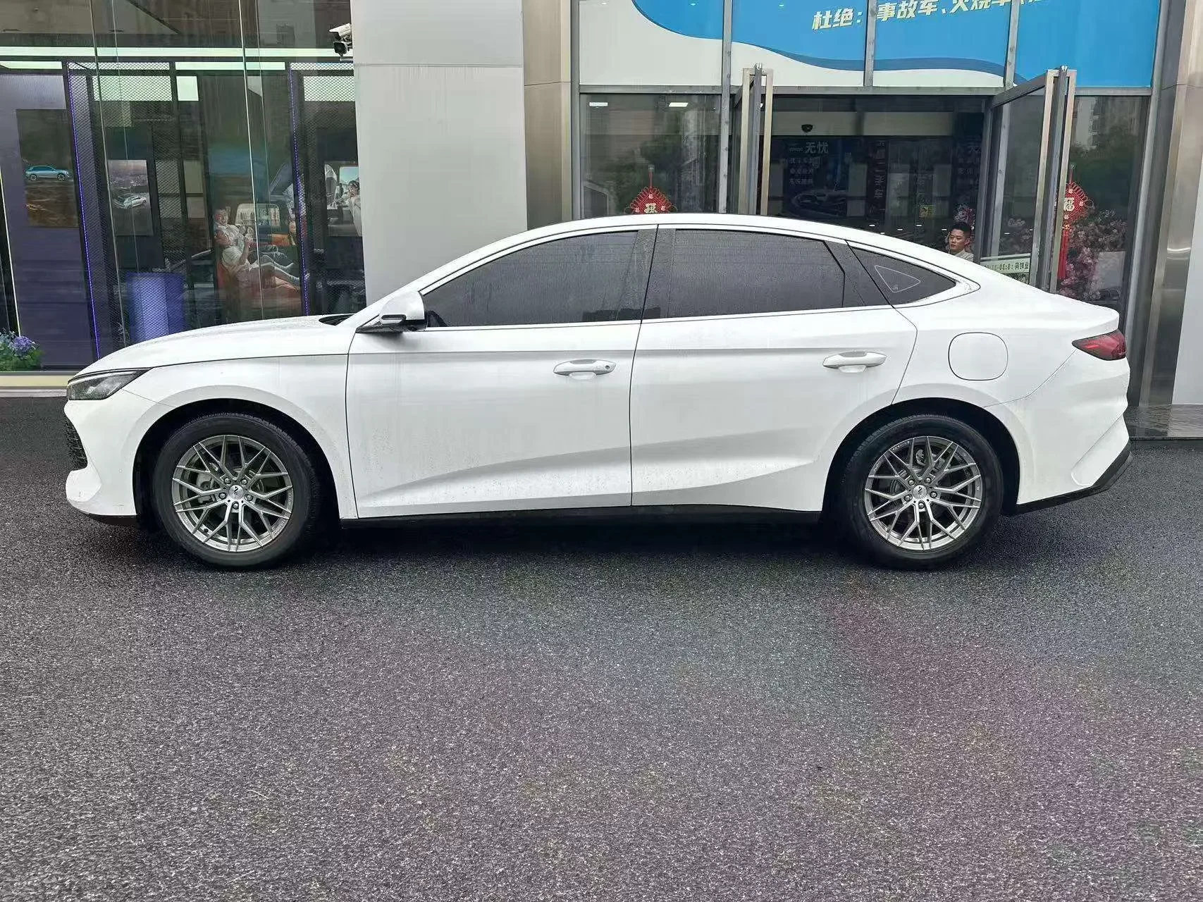 BYD Qin L DM