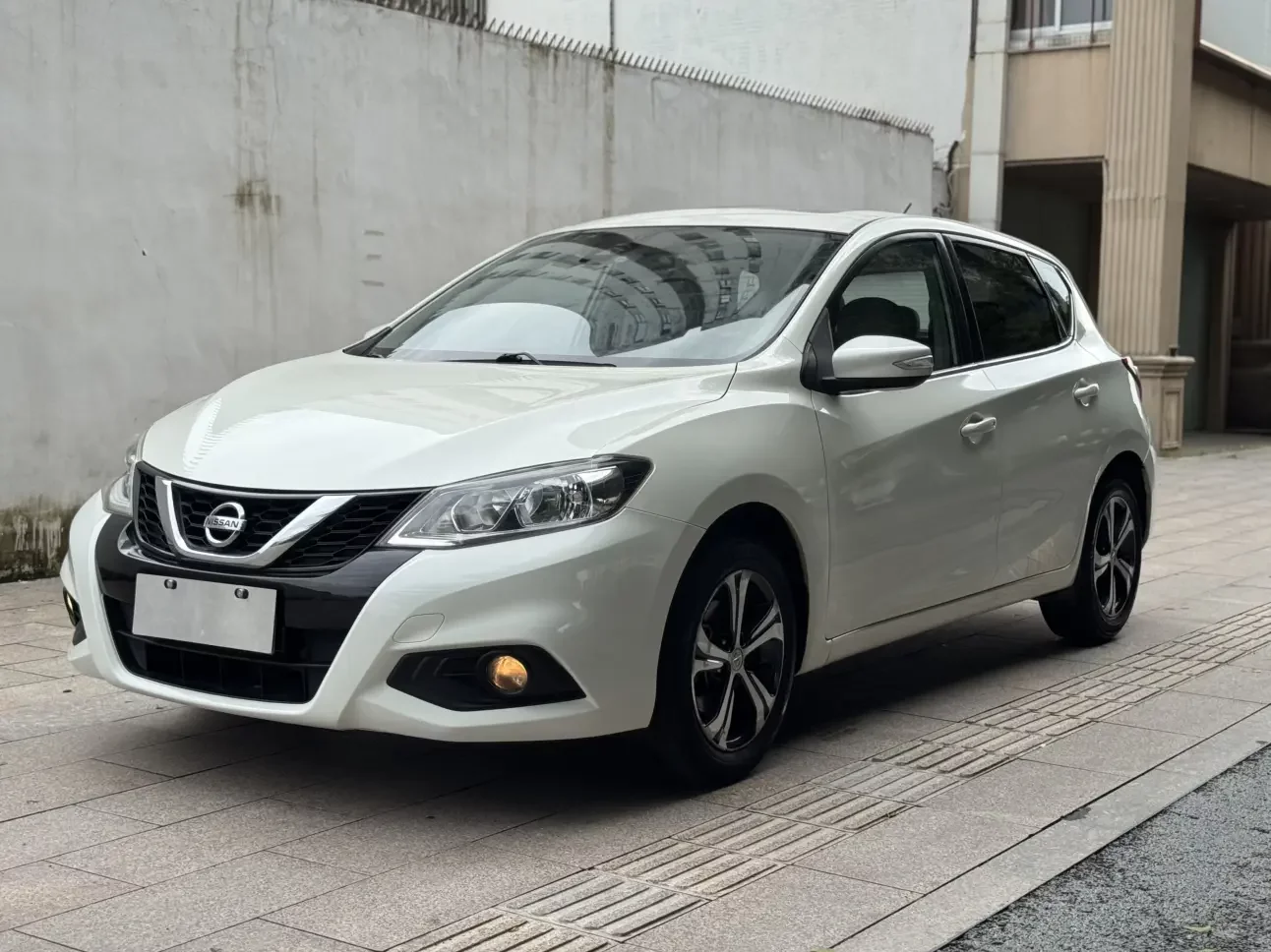 Nissan Tiida  из Китая