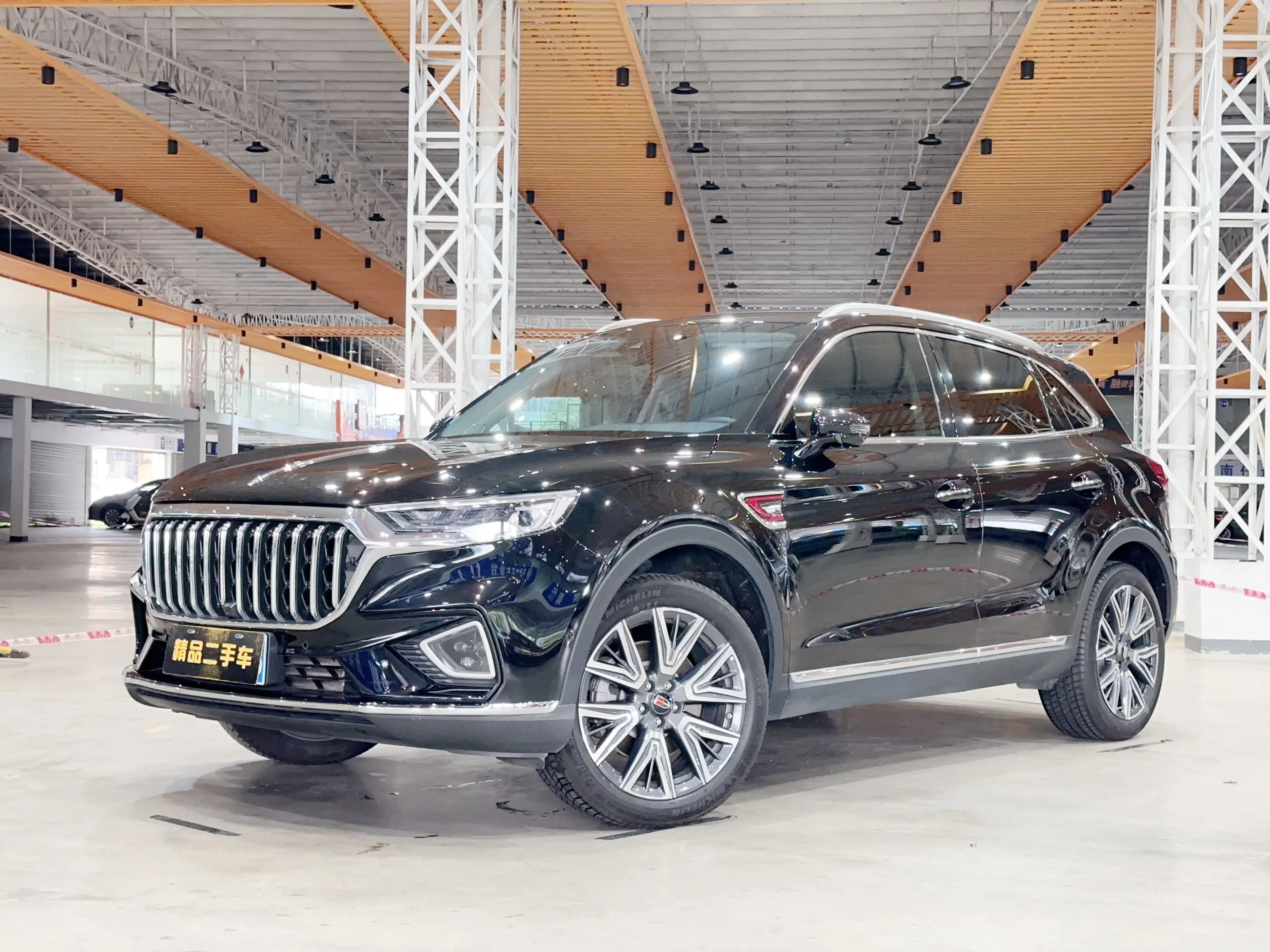 Hongqi HS5  из Китая