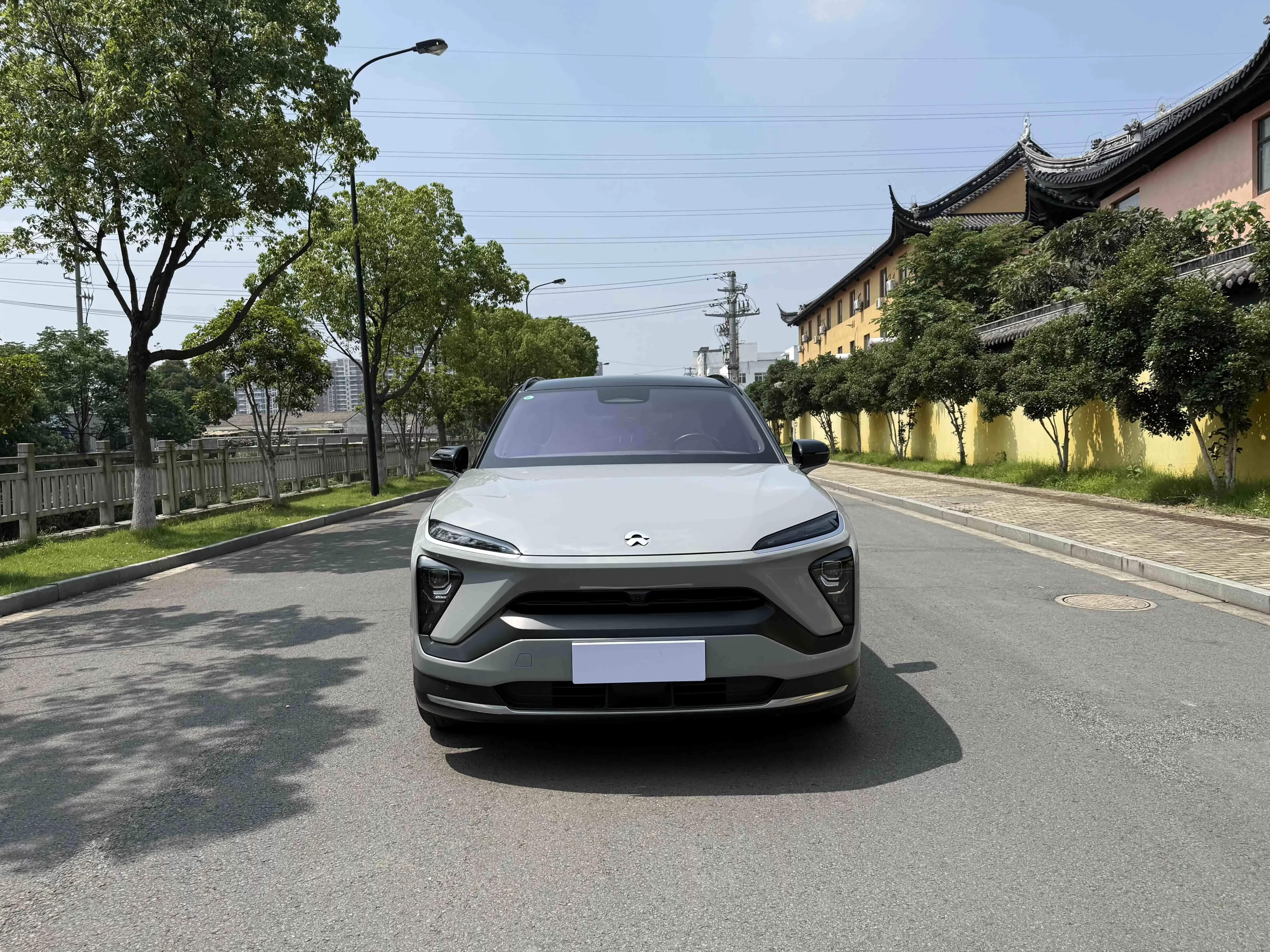NIO ES6