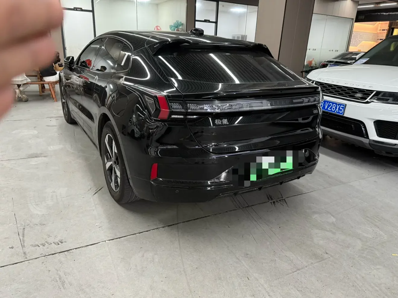 ZEEKR 001