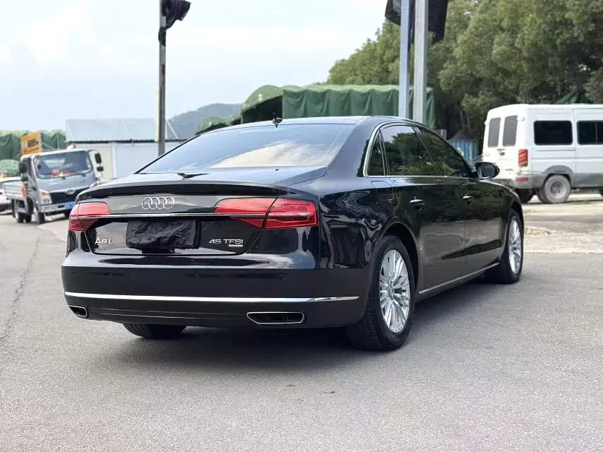 Audi A8