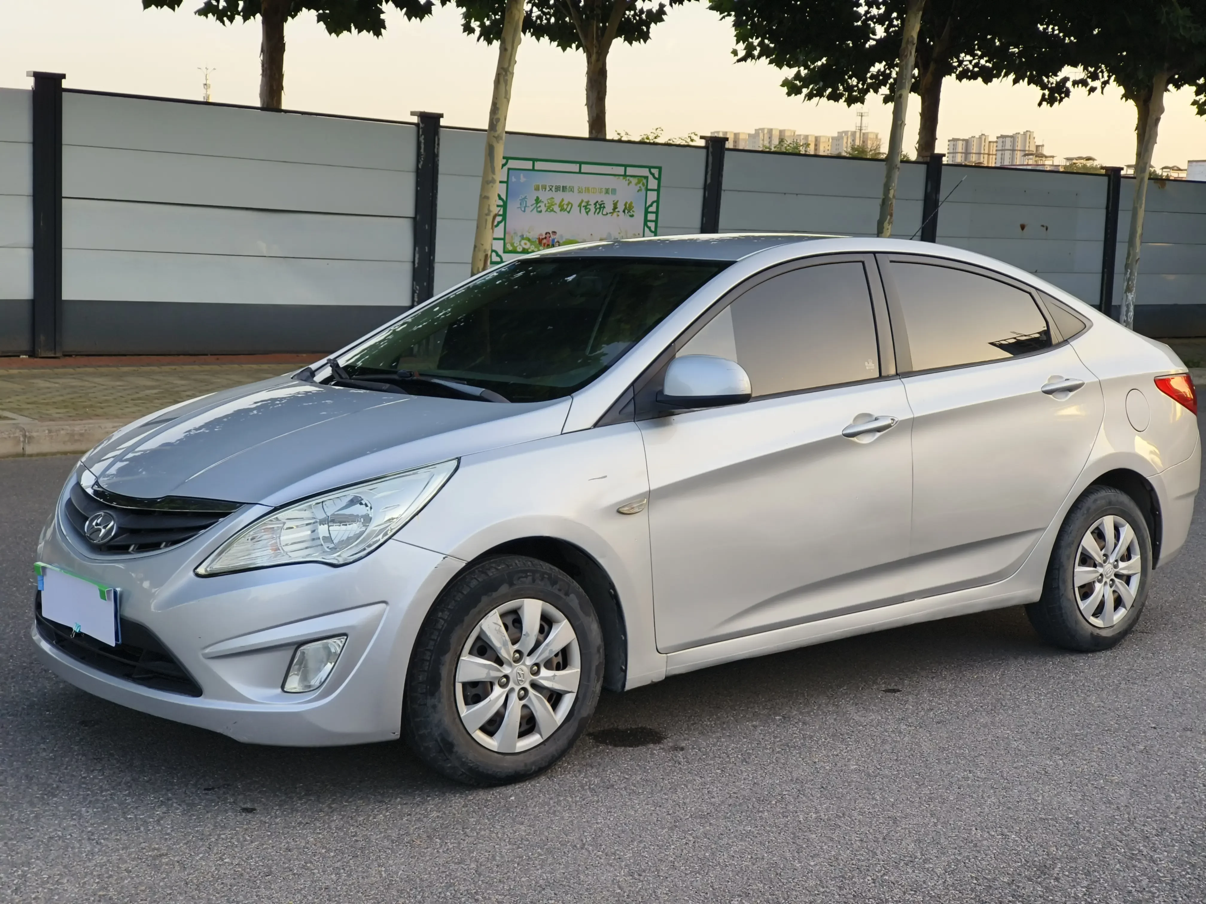 Hyundai Verna (Rena)  из Китая