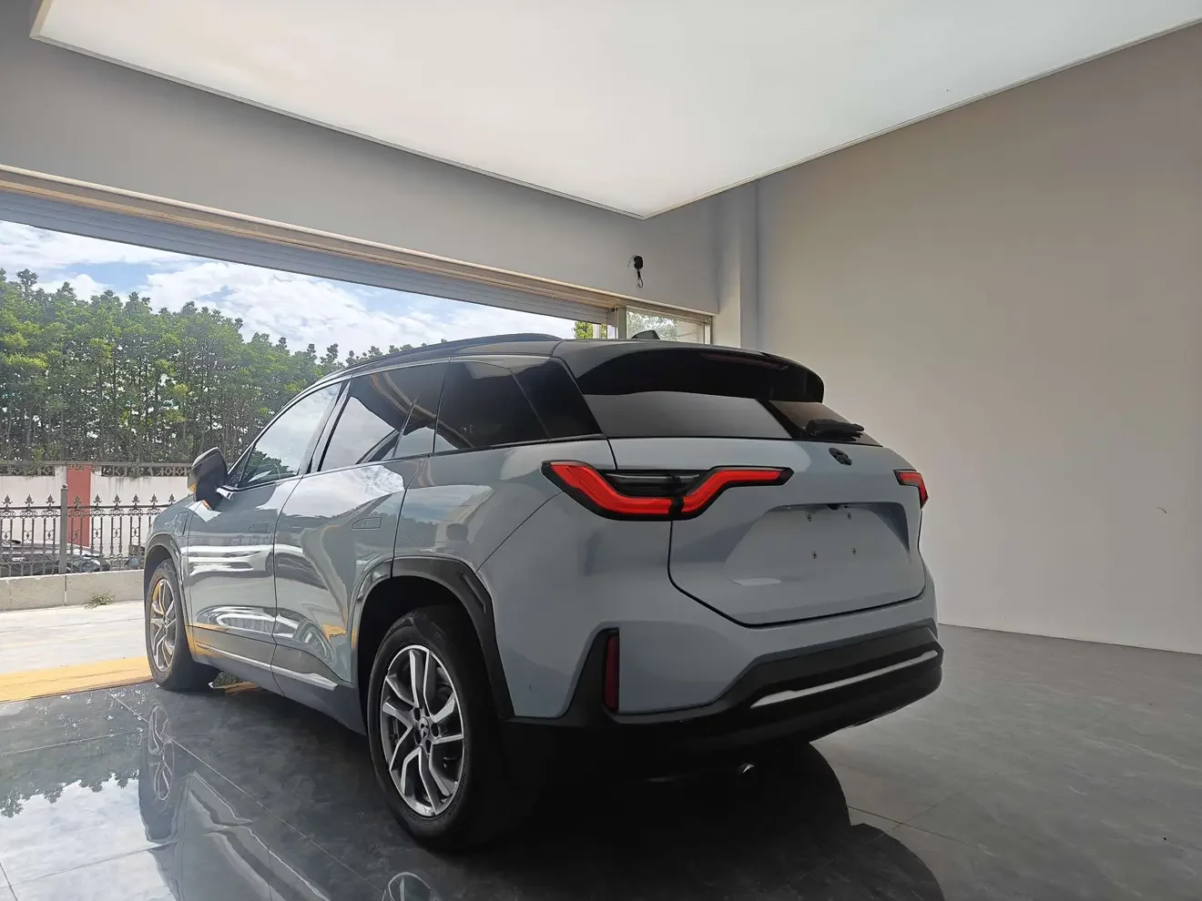 NIO ES6