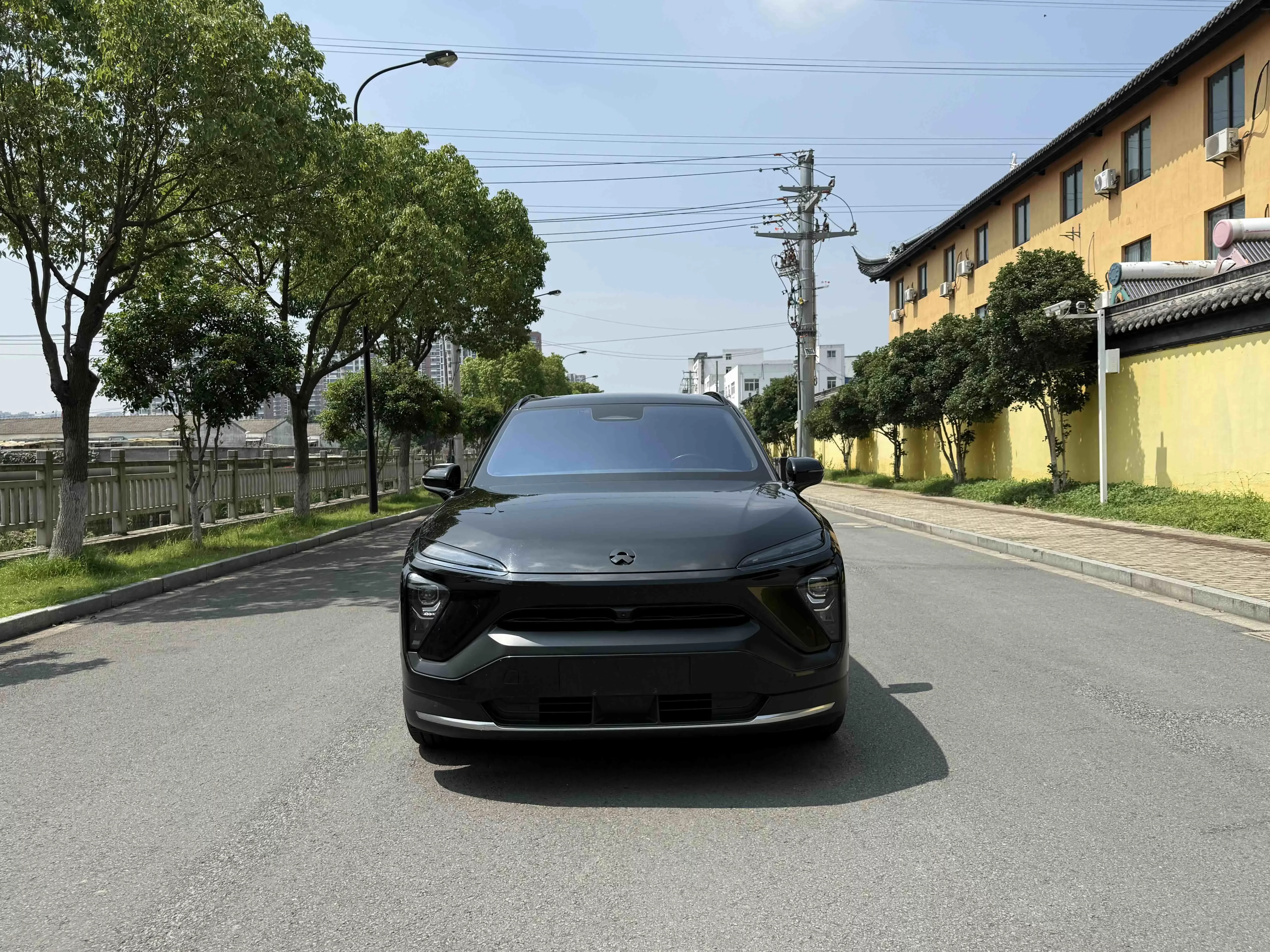 NIO ES6
