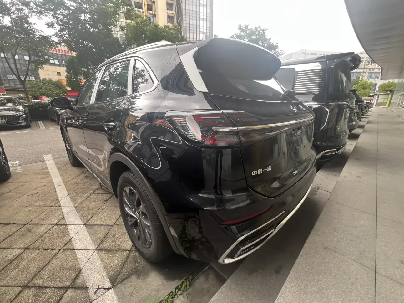Hongqi HS5
