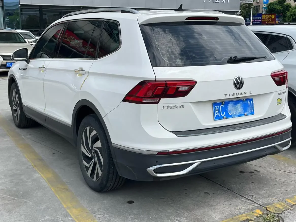 Volkswagen Tiguan L
