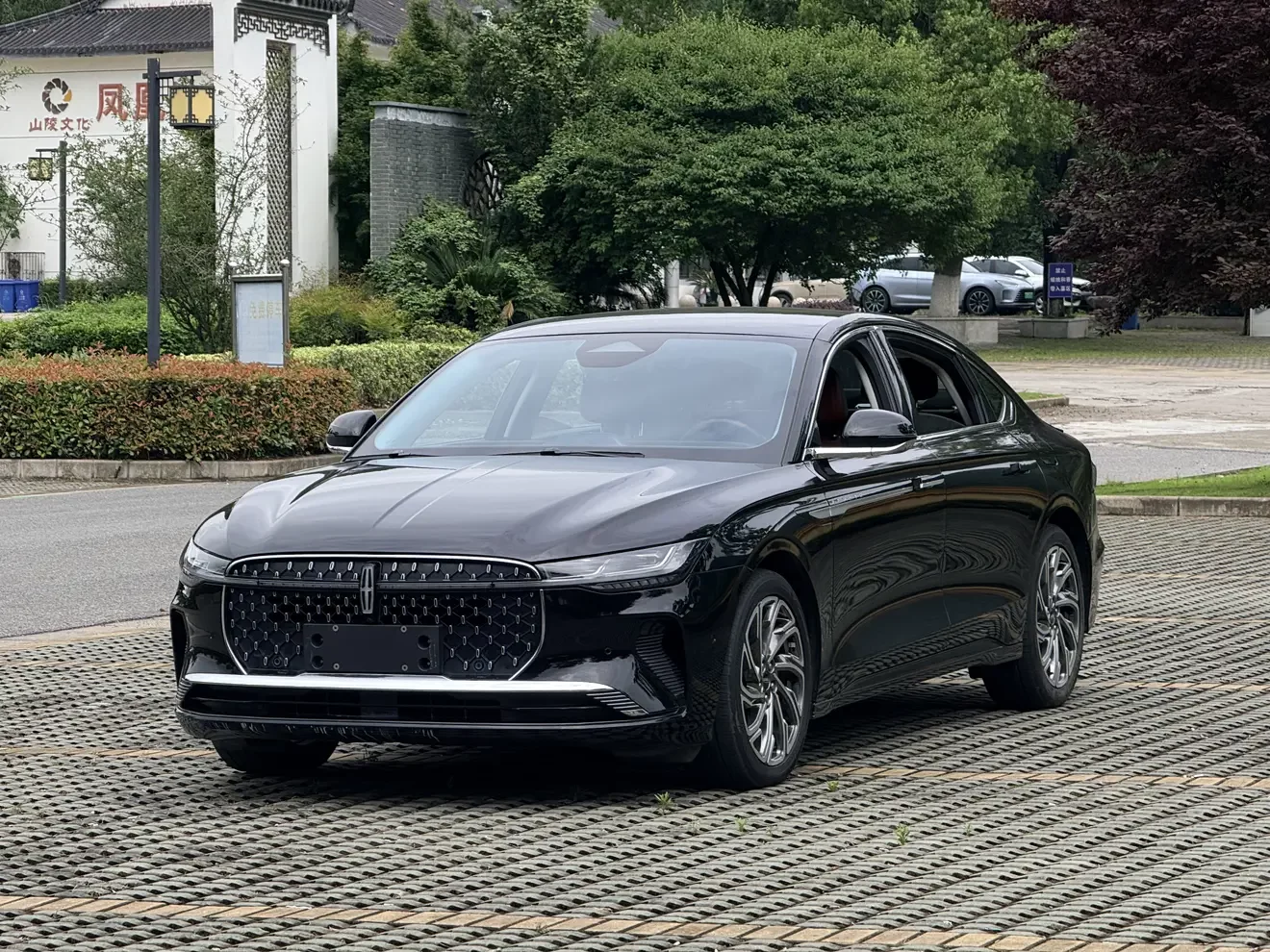Lincoln Z