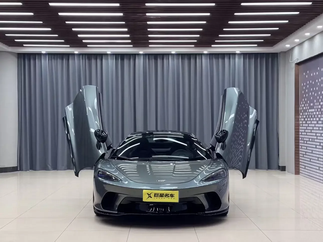 McLaren GT
