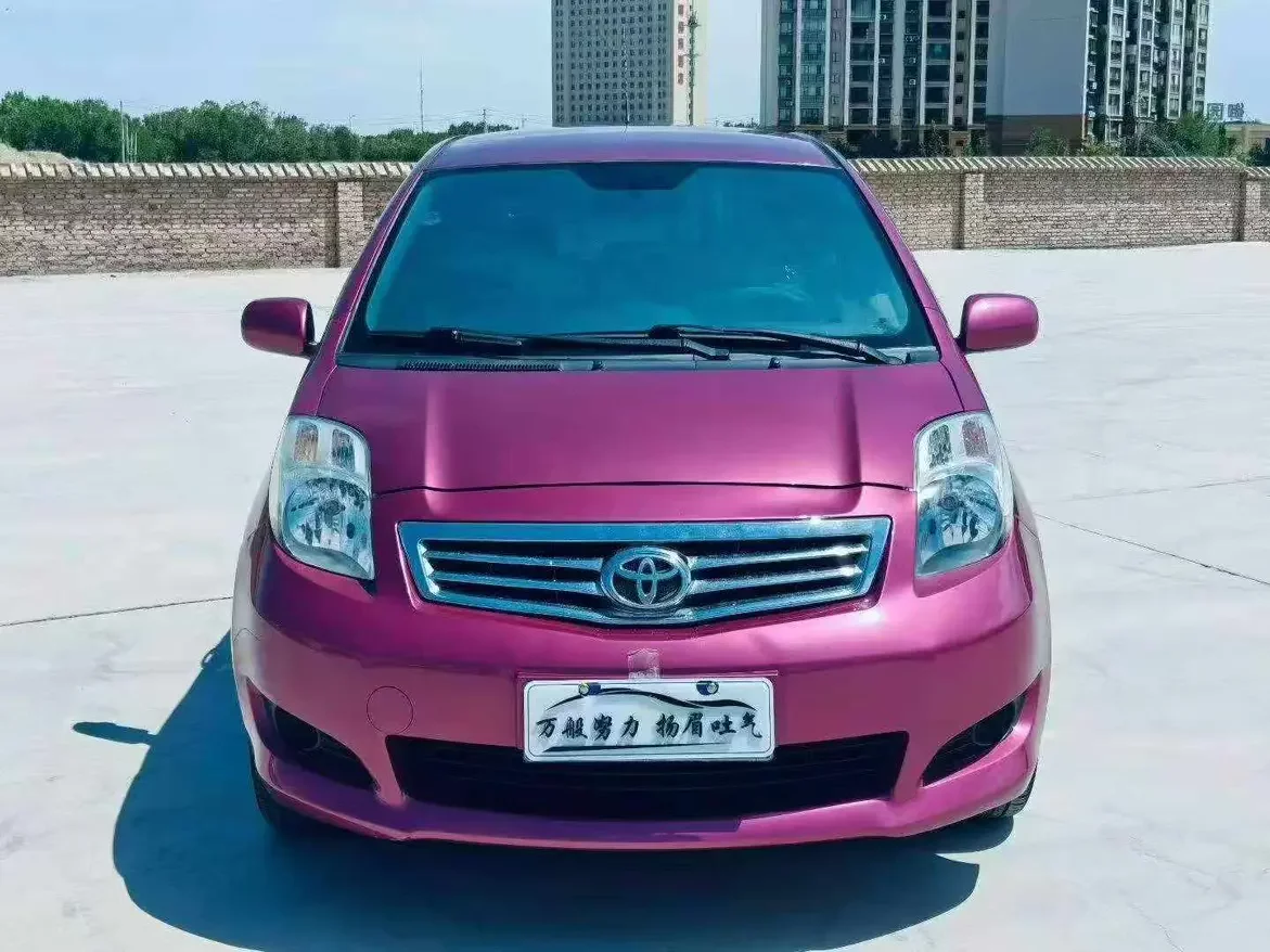 Toyota Yaris  из Китая