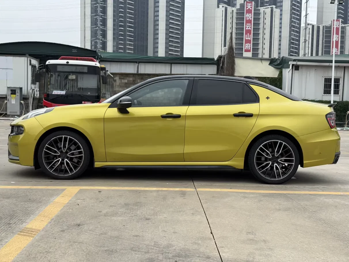 Lynk & Co 03