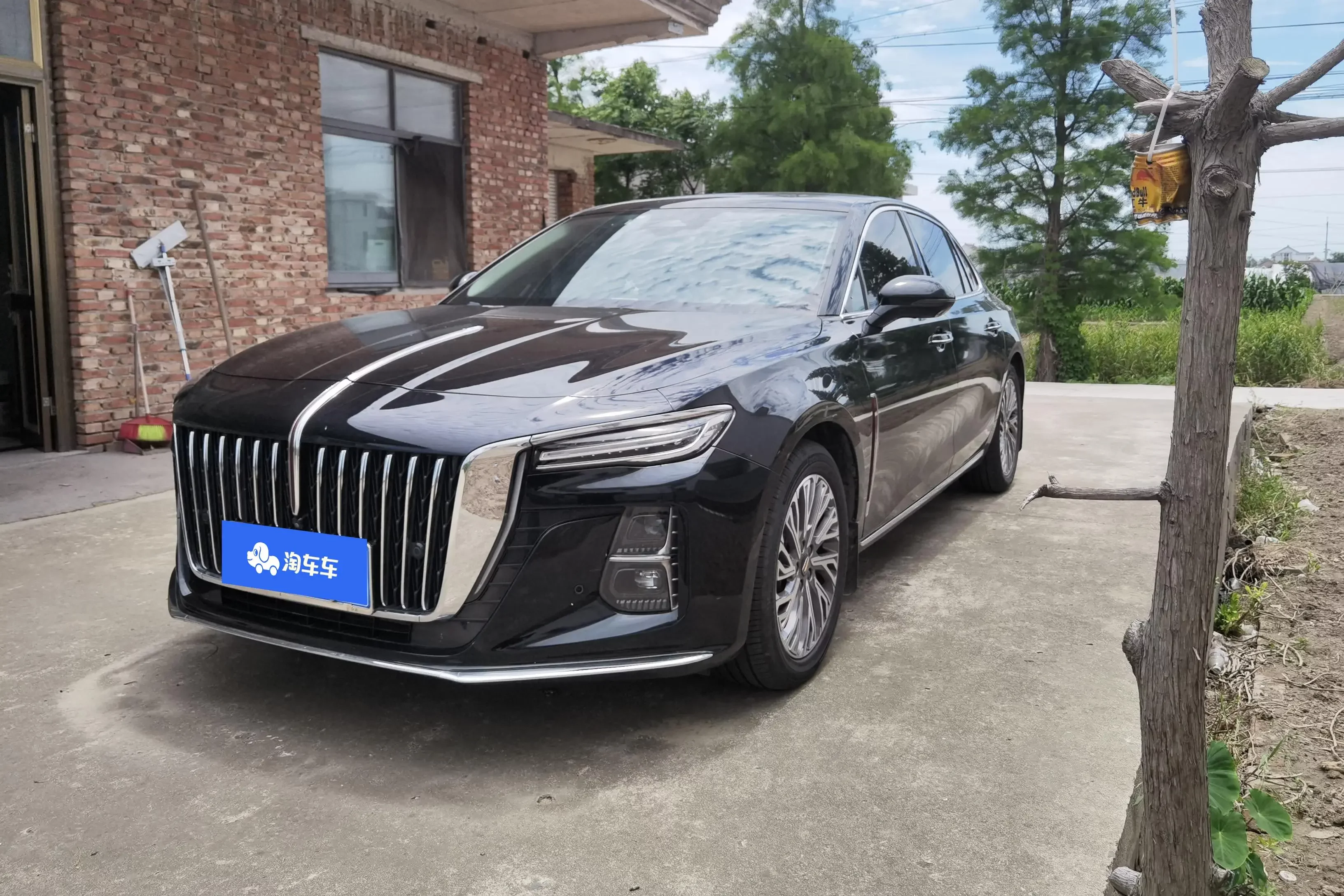 Hongqi H5  из Китая