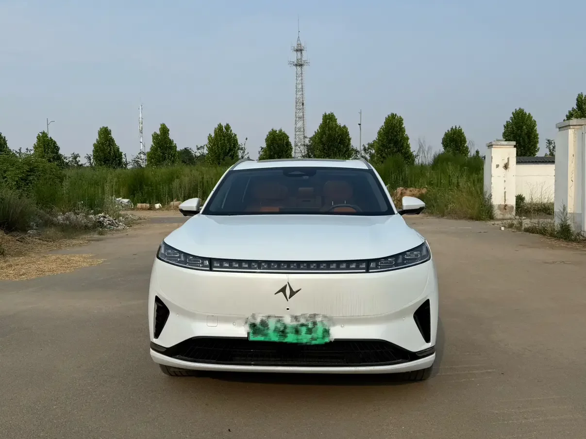 Dongfeng Yipai 008  из Китая