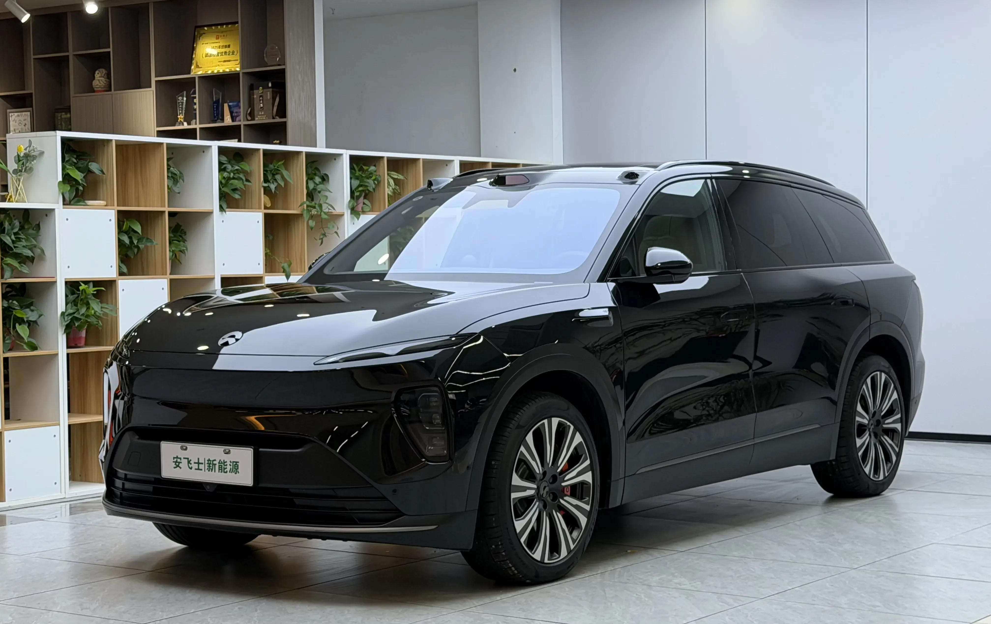NIO ES8  из Китая