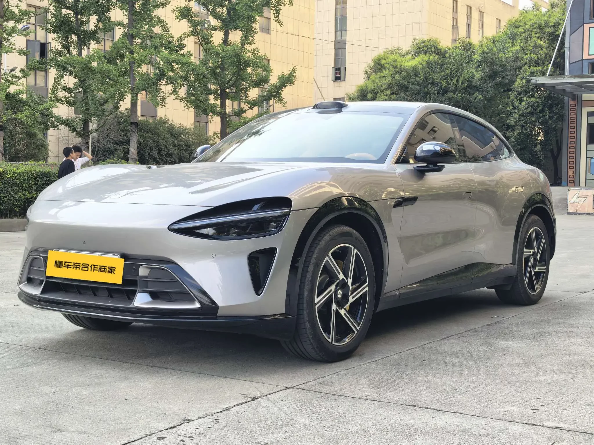 Xiaomi car Xiaomi YU7  из Китая