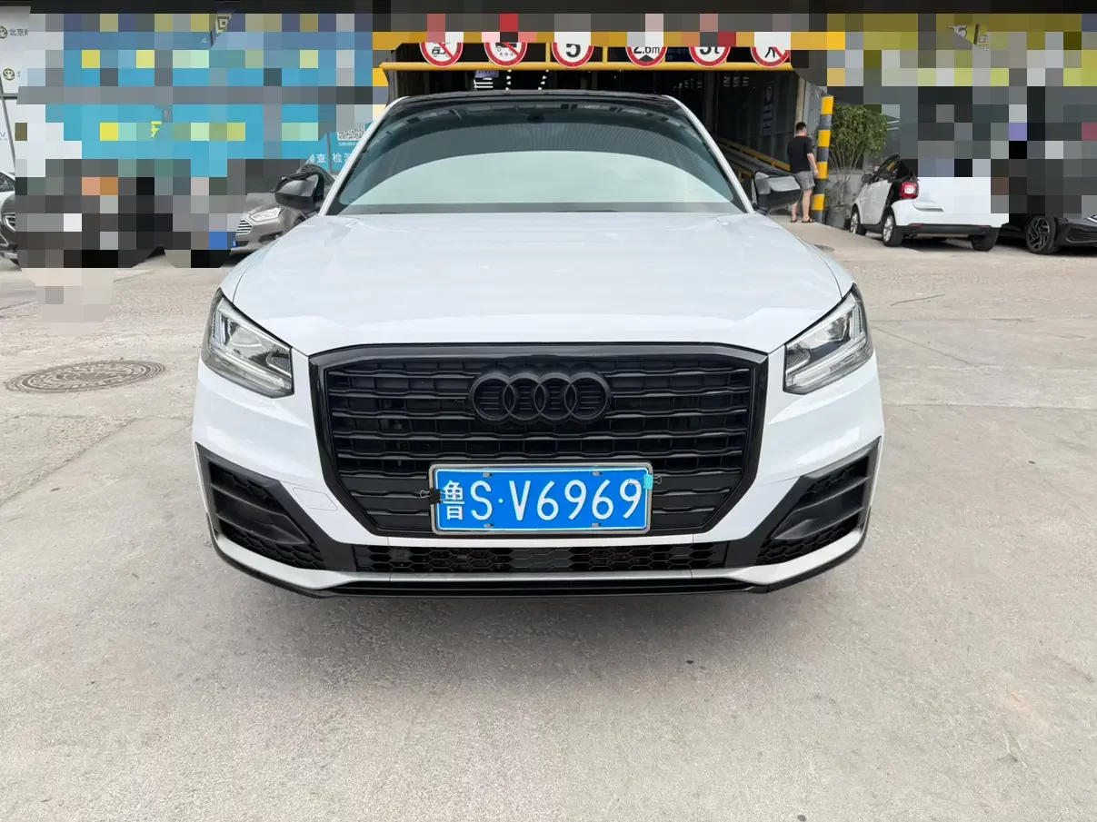 Audi Q2L