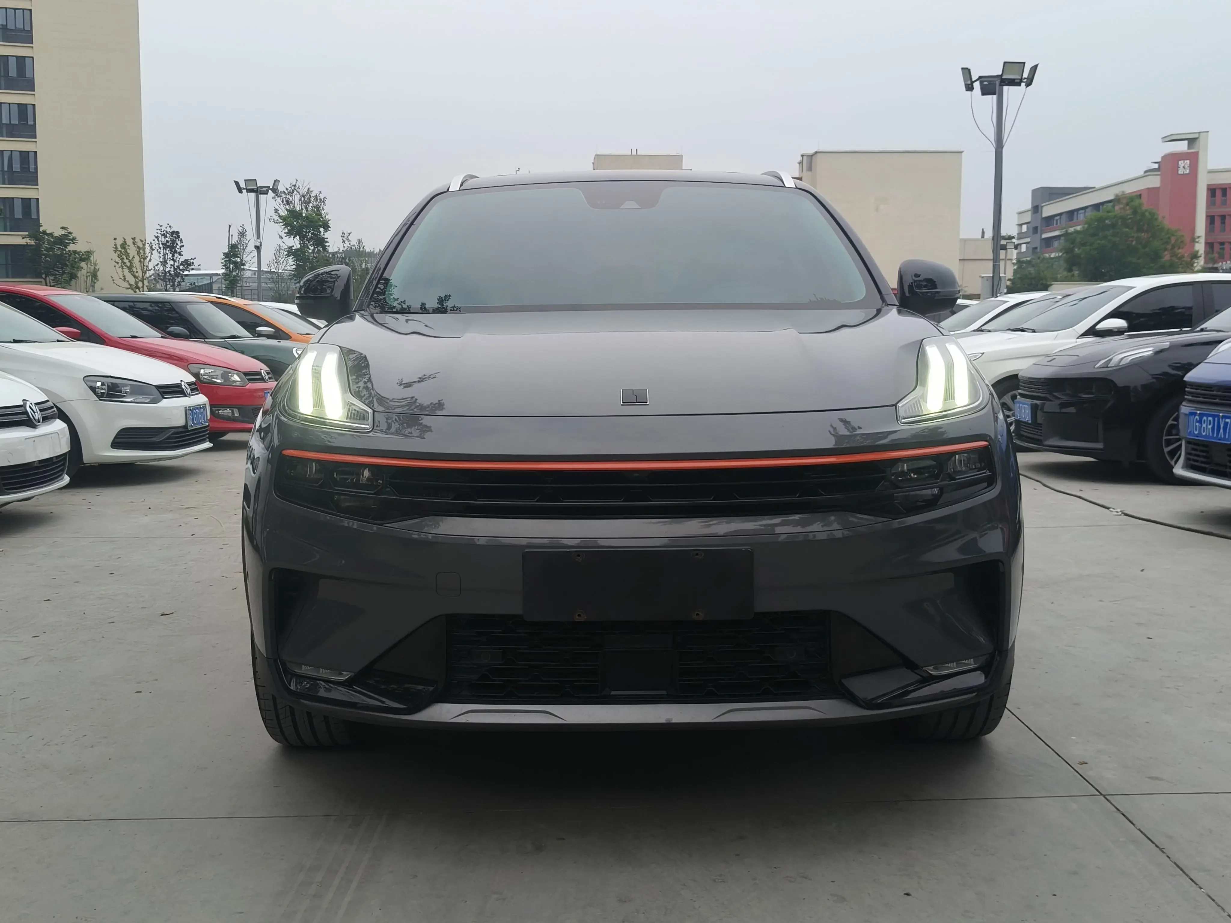 Lynk & Co 06