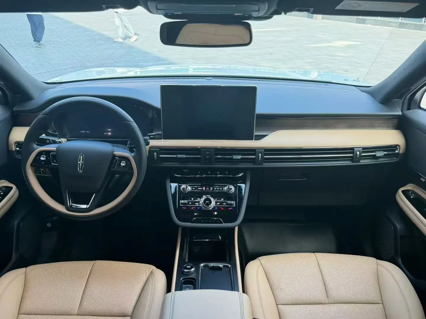 Lincoln adventurer