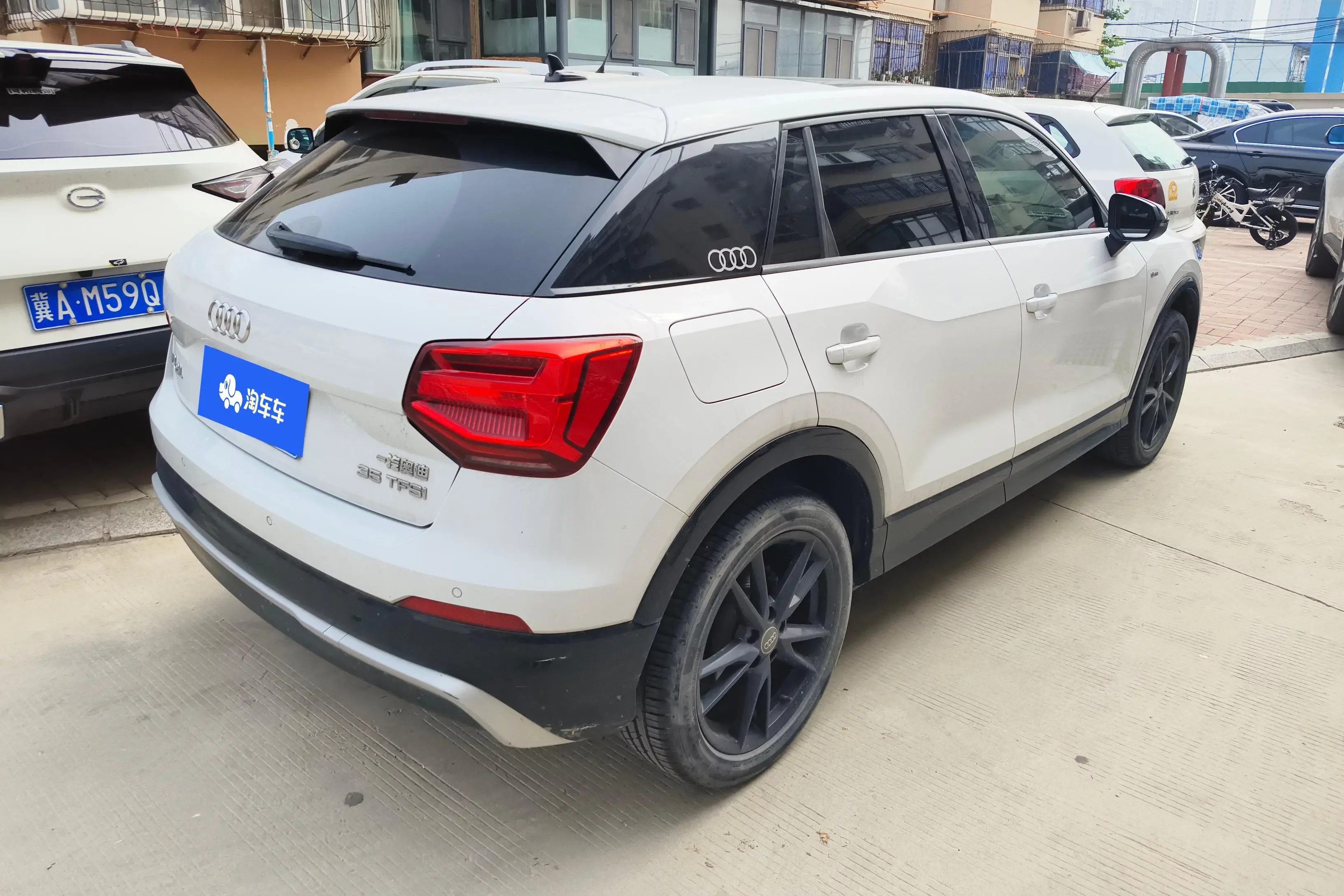 Audi Q2L