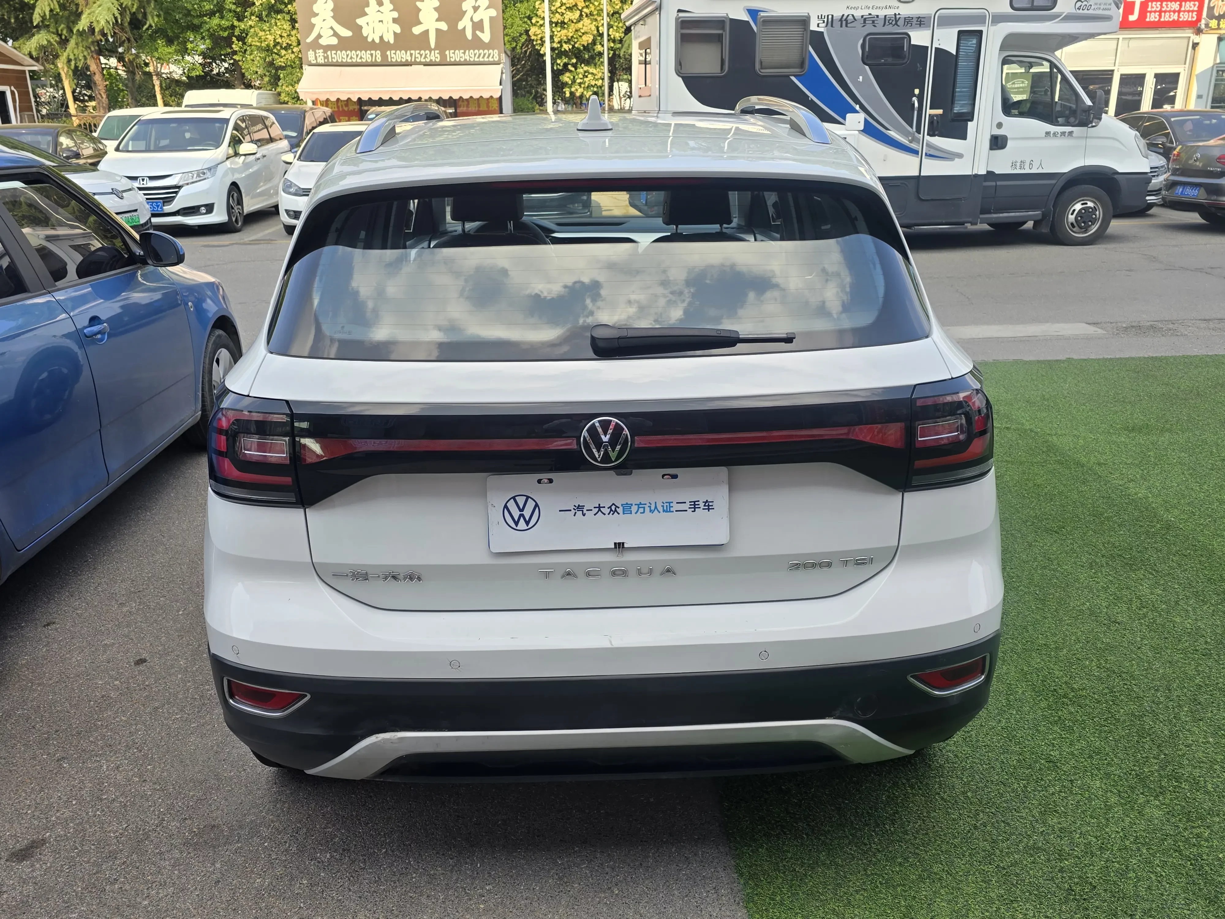 Volkswagen Explore the shadows