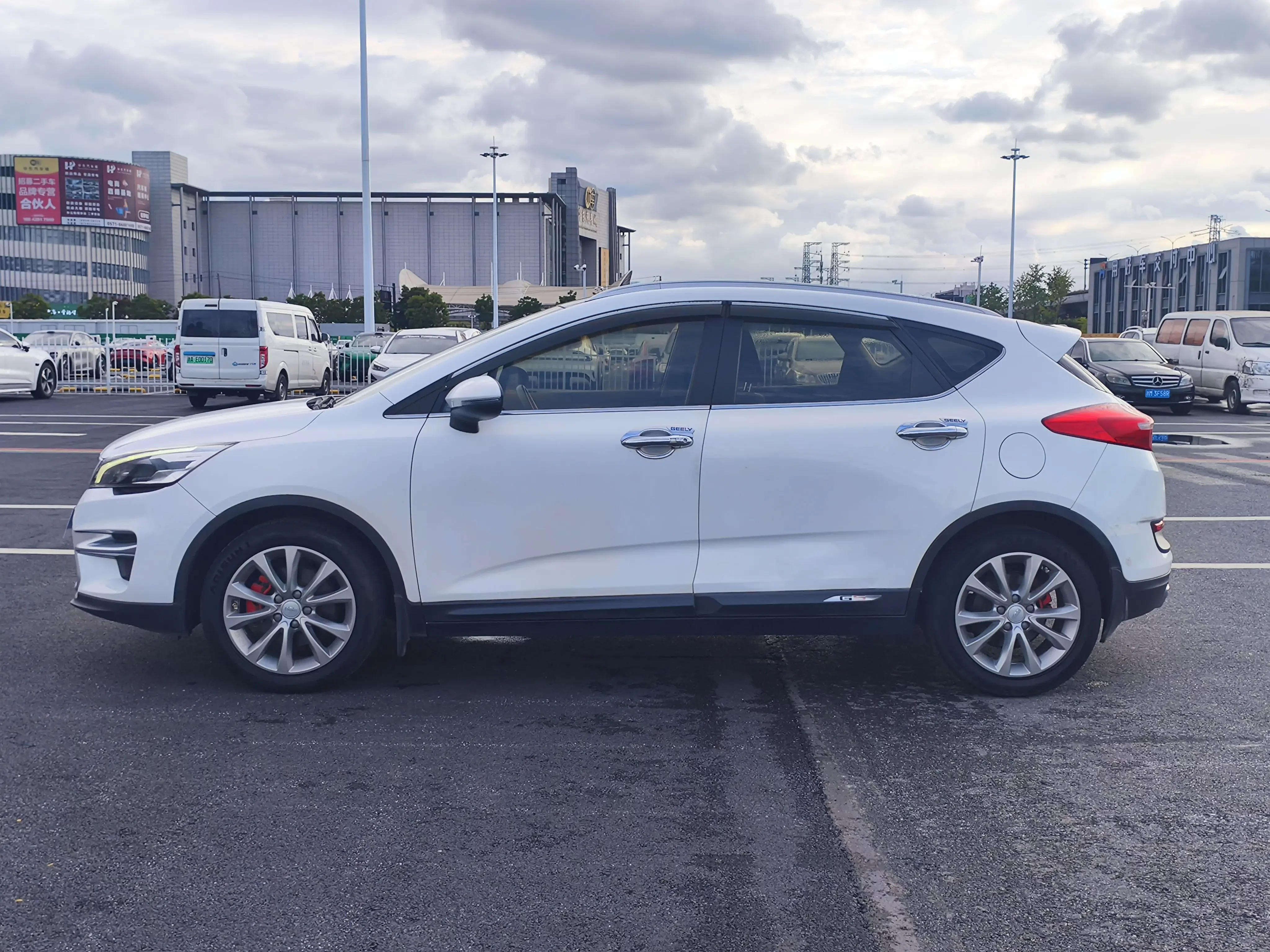 Geely Emgrand GS
