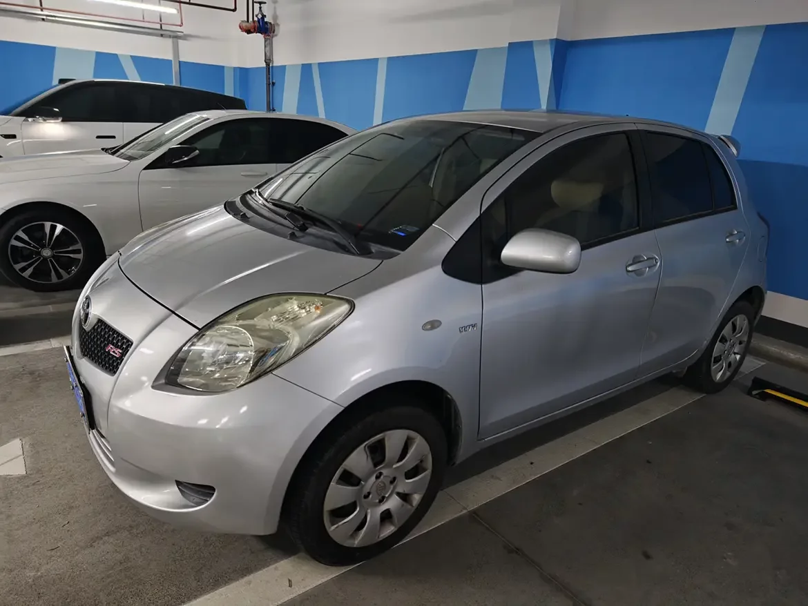 Toyota Yaris  из Китая