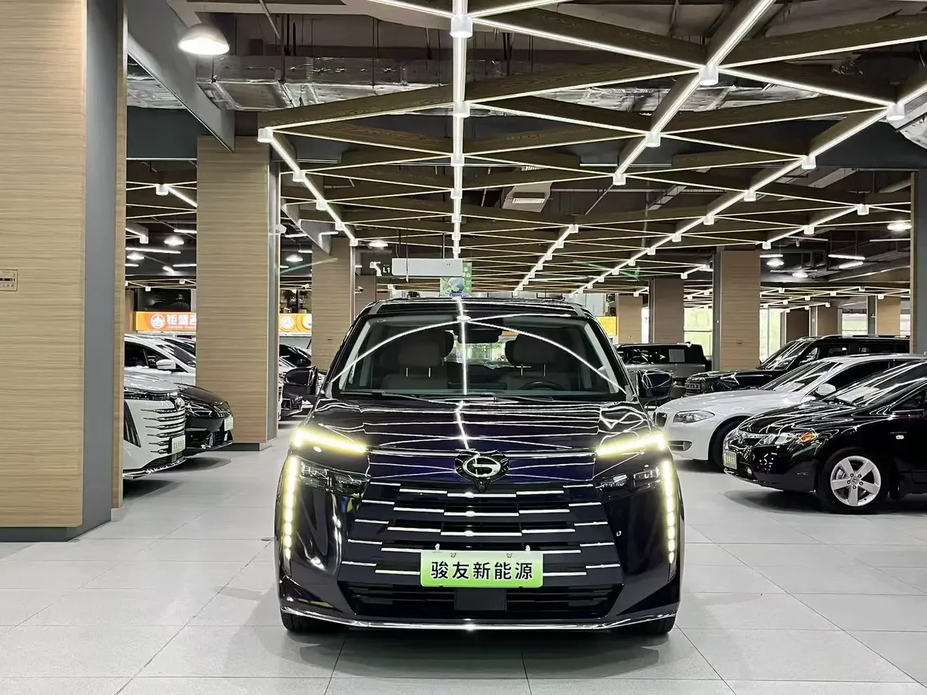 GAC Trumpchi E8 PHEV  из Китая