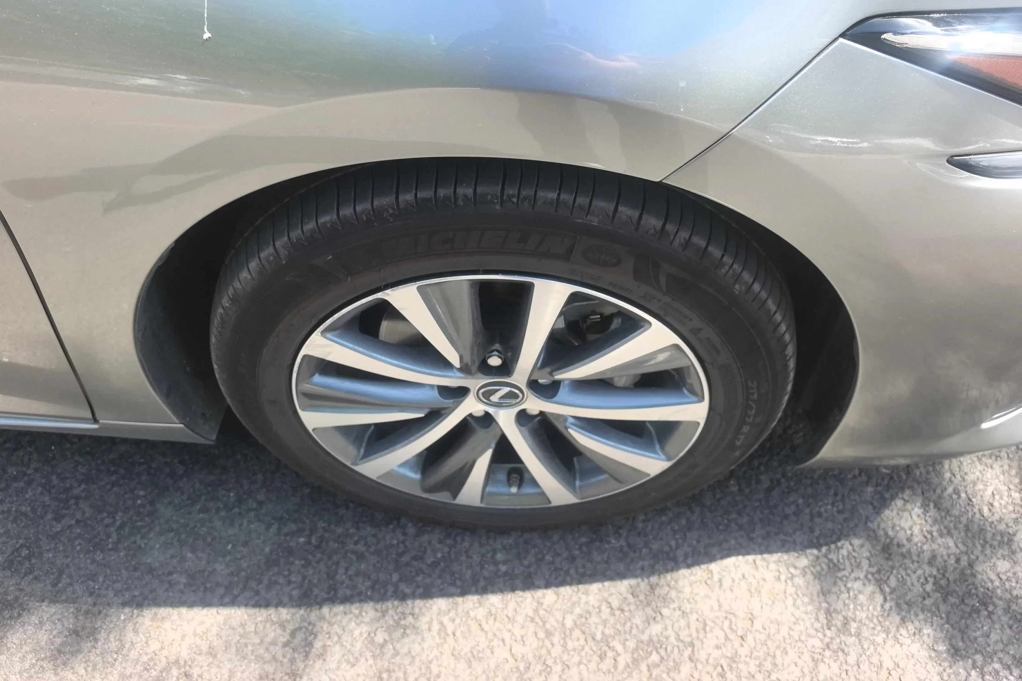 Lexus ES
