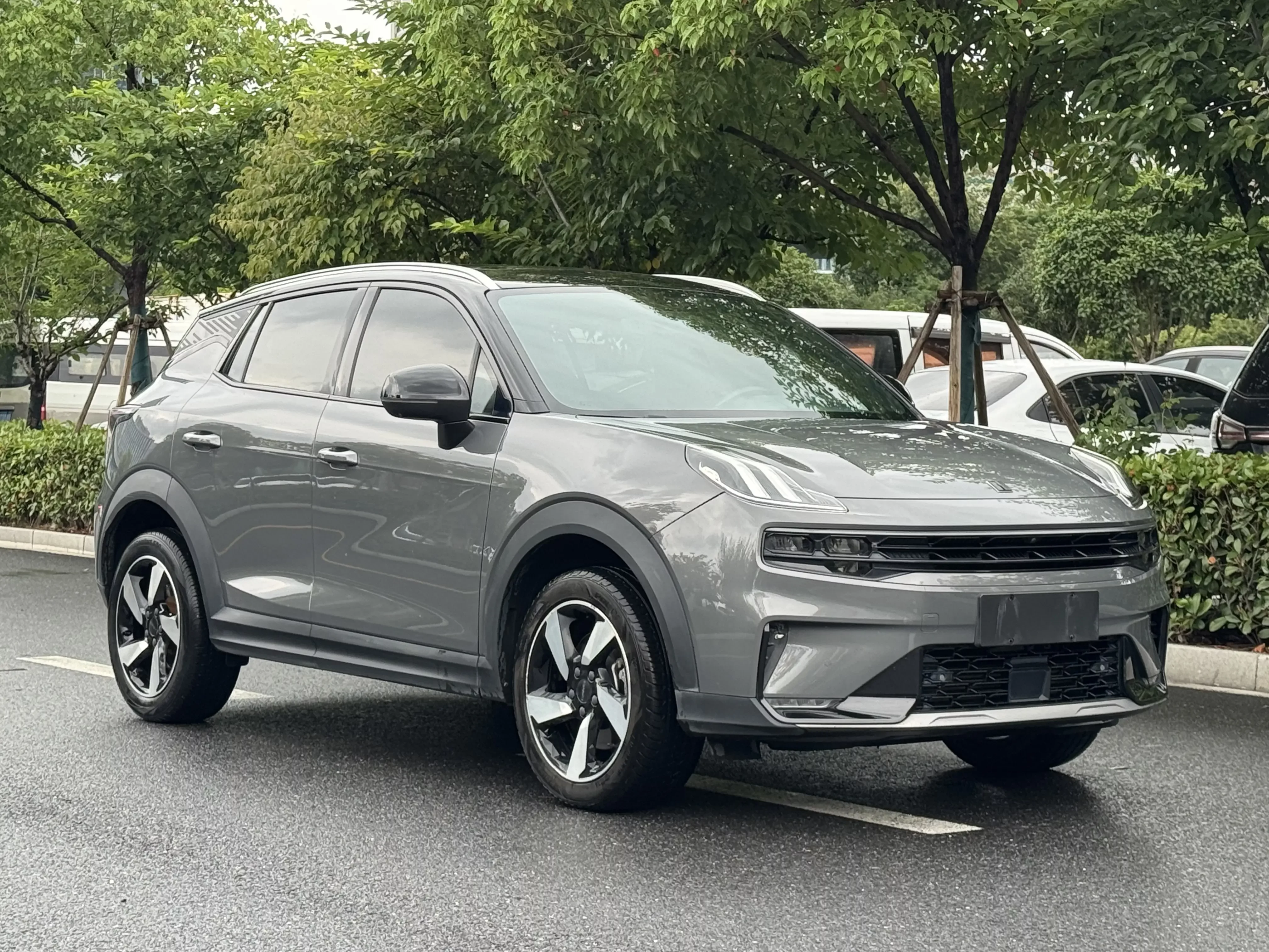 Lynk & Co 06