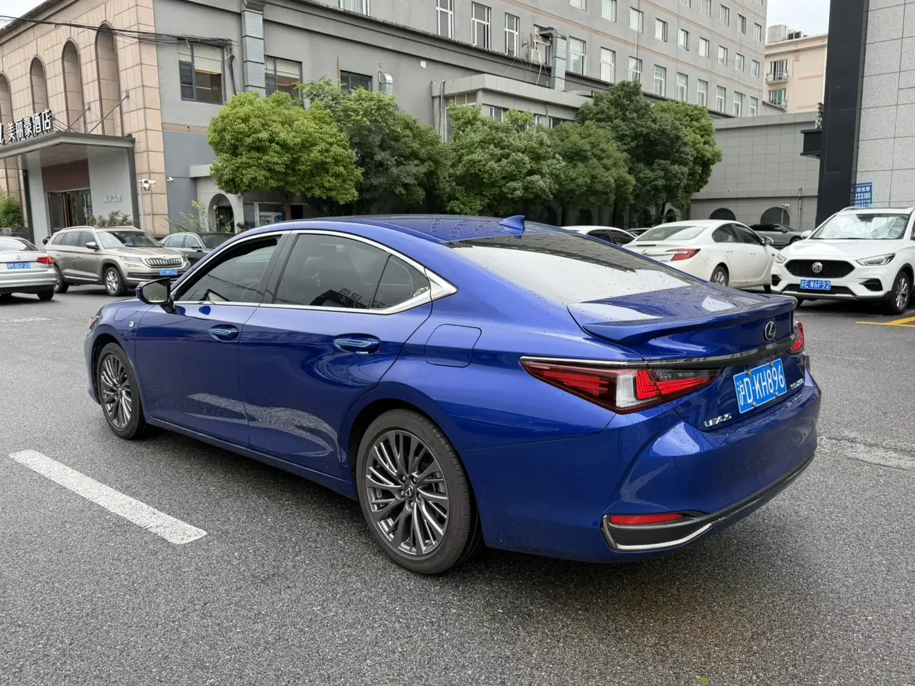 Lexus ES