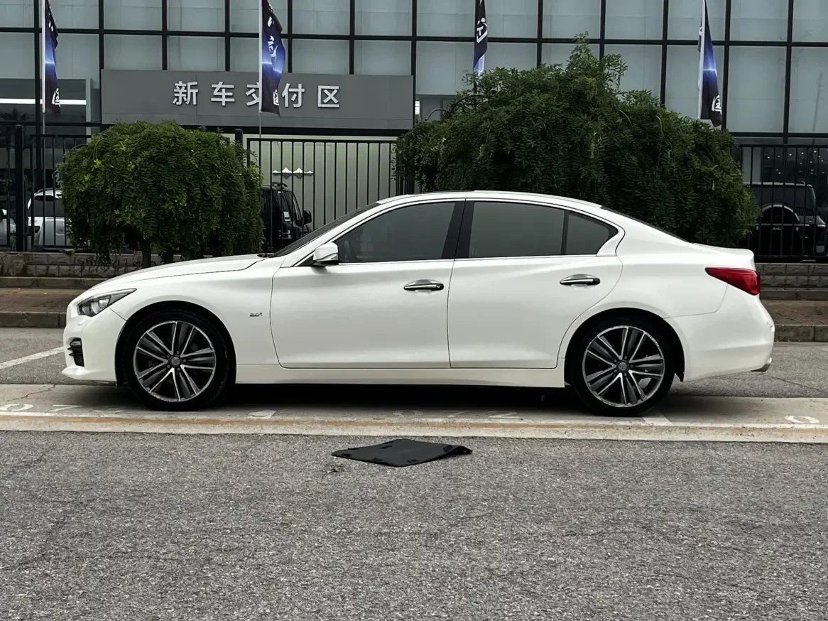 Infiniti Q50