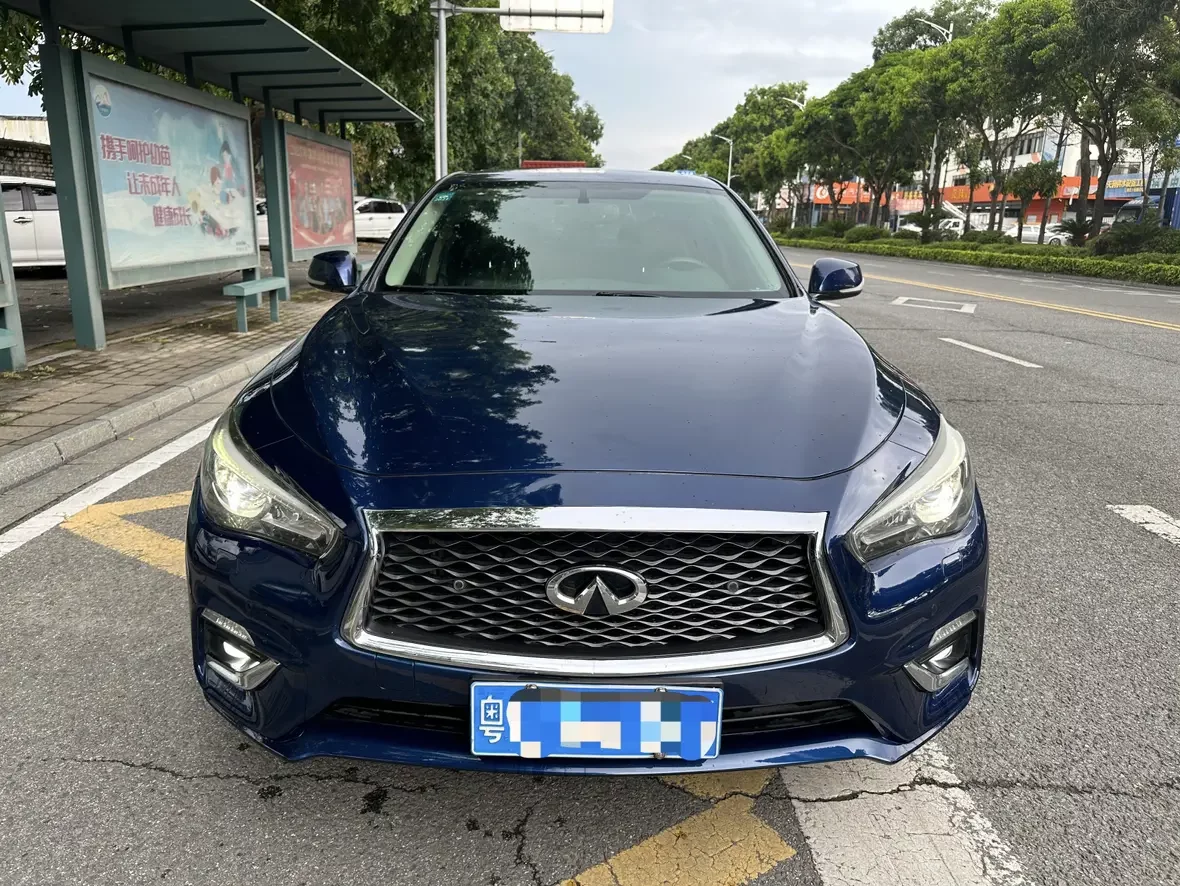 Infiniti Q50L