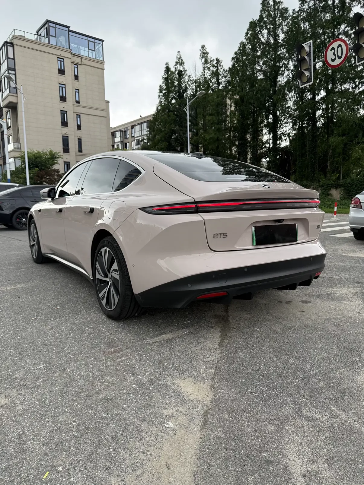 NIO ET5