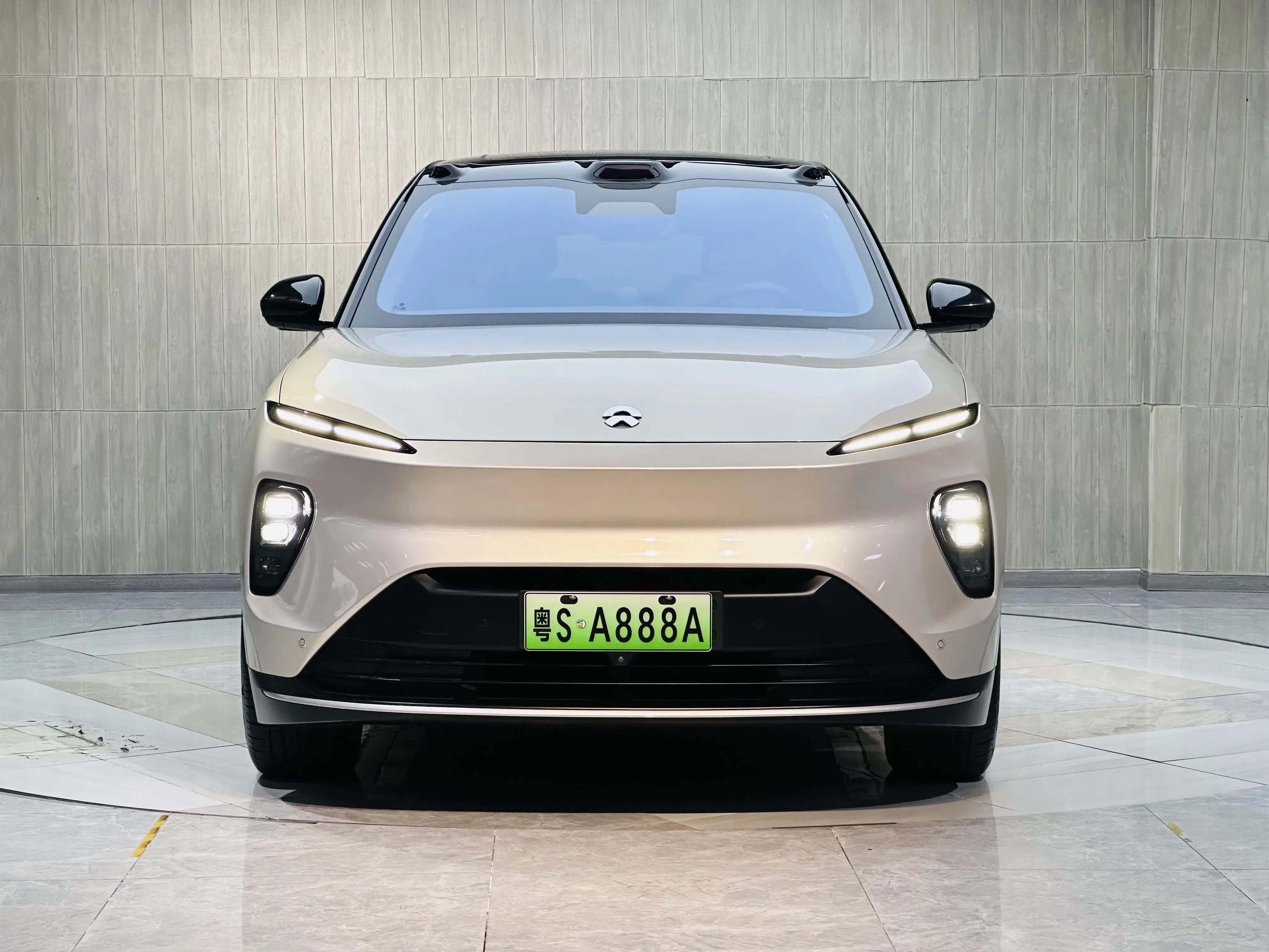 NIO ES8  из Китая